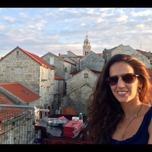 Meet your Posher, Carly